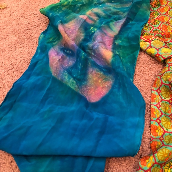 ☮️2 FREE!! BOGO!!!Vintage Silk Scarf Bundle - Picture 5 of 11